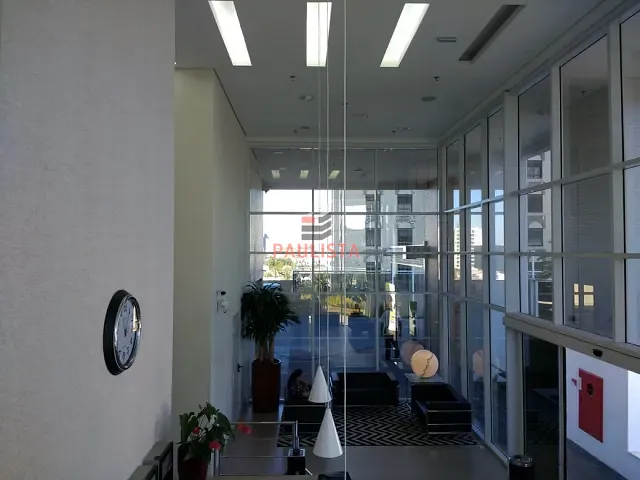 Conjunto comercial para alugar, no bairro Vila Dom Pedro I em São Paulo