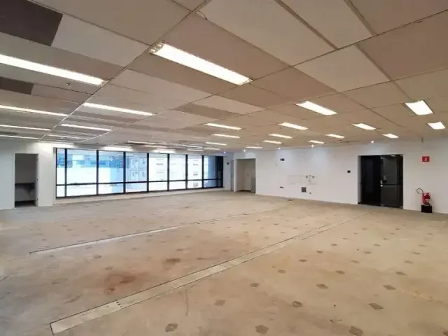 Conjunto comercial com 437m², para alugar, no bairro Cerqueira César em São Paulo