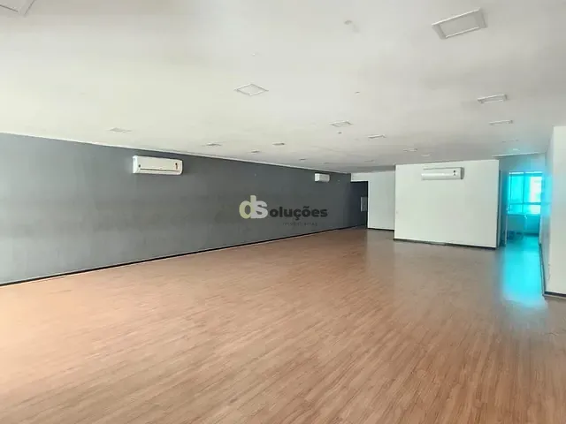 Conjunto comercial à venda, no bairro República em São Paulo