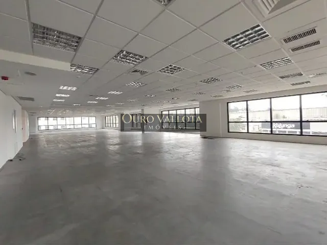 Conjunto comercial com 677m², para alugar, no bairro Alphaville Industrial em Barueri