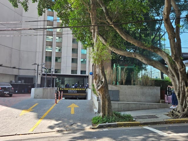 Conjunto comercial com 241m², para alugar, no bairro Vila Congonhas em São Paulo