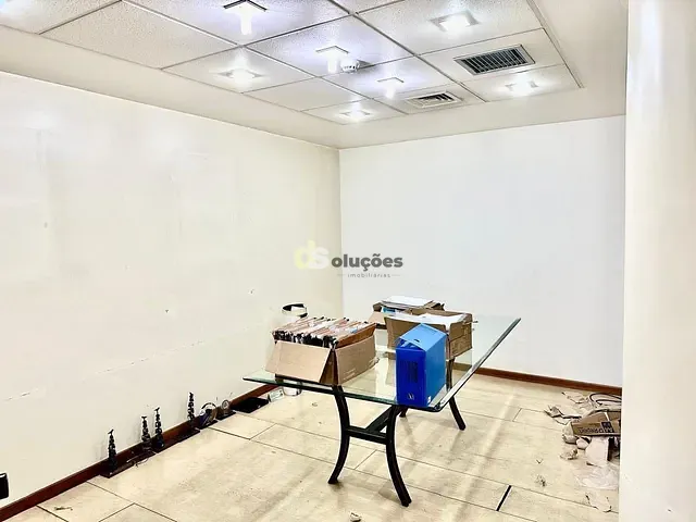 Conjunto comercial à venda ou para alugar, no bairro República em São Paulo