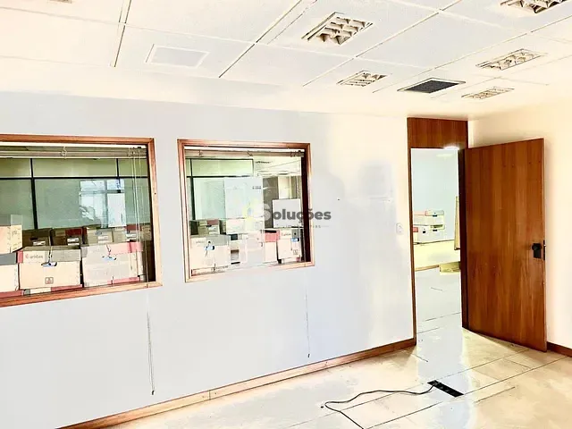 Conjunto comercial à venda ou para alugar, no bairro República em São Paulo