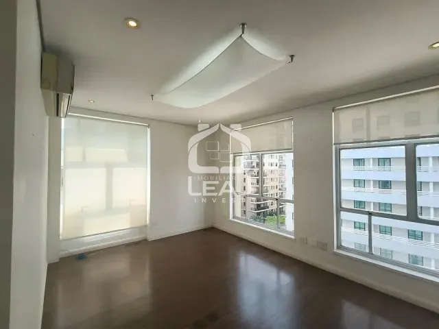 Conjunto comercial com 56m², para alugar, no bairro Jardim Paulista em São Paulo