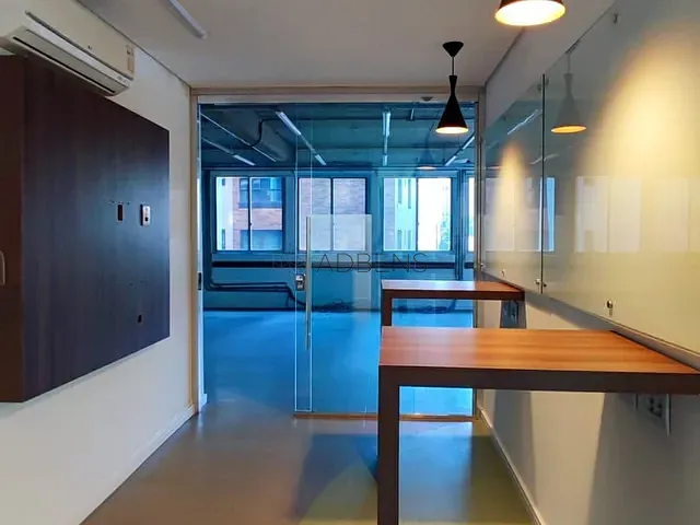 Conjunto comercial para alugar, no bairro Itaim Bibi em São Paulo