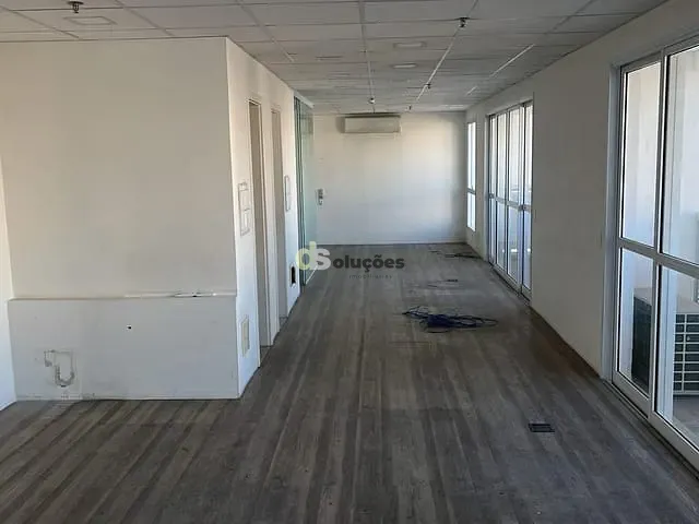 Conjunto comercial à venda, no bairro Várzea da Barra Funda em São Paulo