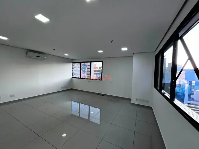 Conjunto comercial para alugar, no bairro Vila Mariana em São Paulo