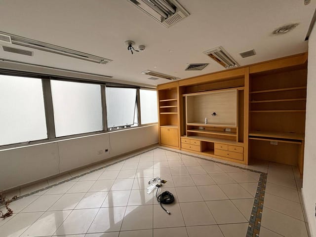 Conjunto comercial com 360m², à venda, no bairro República em São Paulo