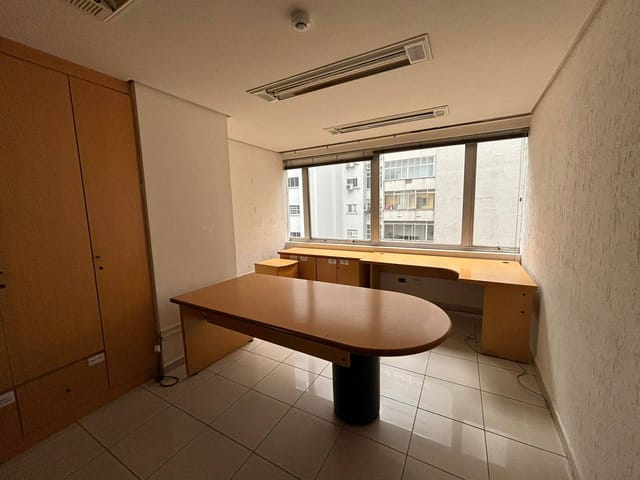 Conjunto comercial com 360m², à venda, no bairro República em São Paulo