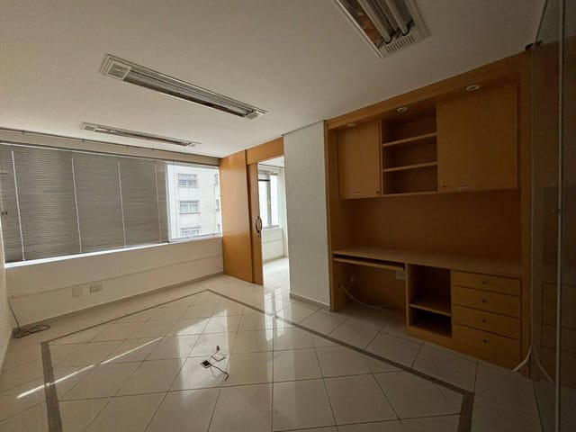 Conjunto comercial com 360m², à venda, no bairro República em São Paulo