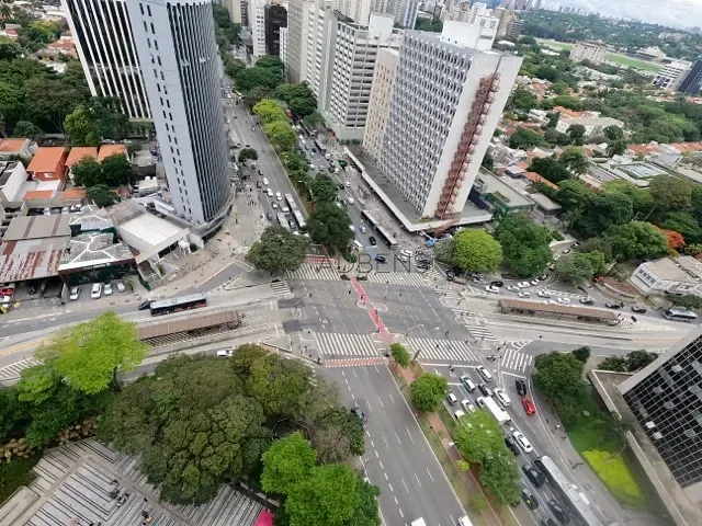 Conjunto comercial para alugar, no bairro Jardim Paulistano em São Paulo