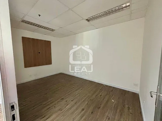 Conjunto comercial com 100m², para alugar, no bairro Vila Olímpia em São Paulo