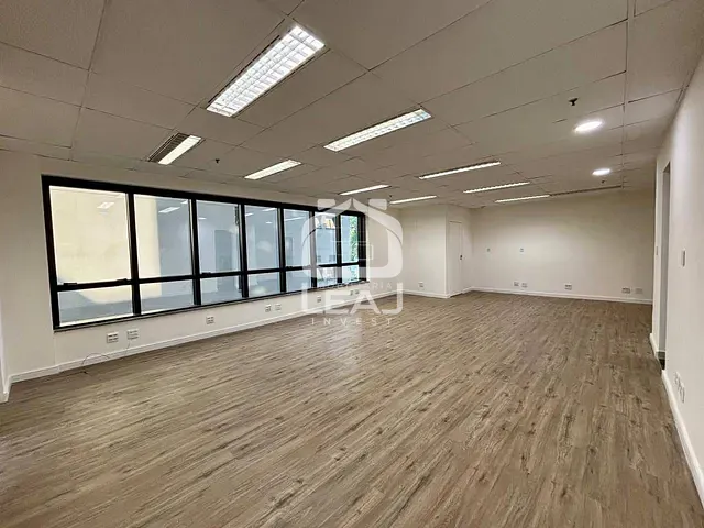 Conjunto comercial com 100m², para alugar, no bairro Vila Olímpia em São Paulo