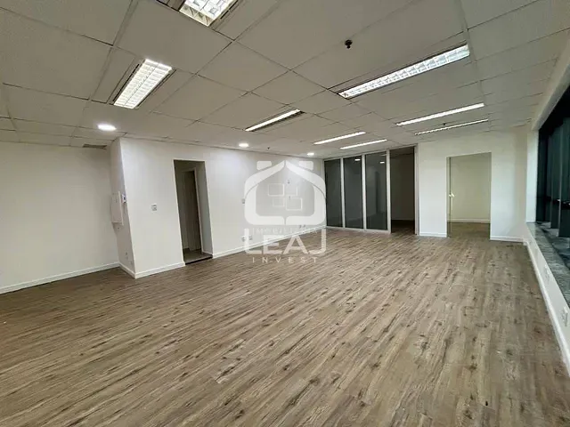 Conjunto comercial com 100m², para alugar, no bairro Vila Olímpia em São Paulo