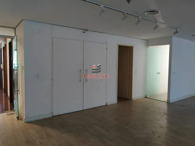 Conjunto comercial para alugar, no bairro Vila Olímpia em São Paulo