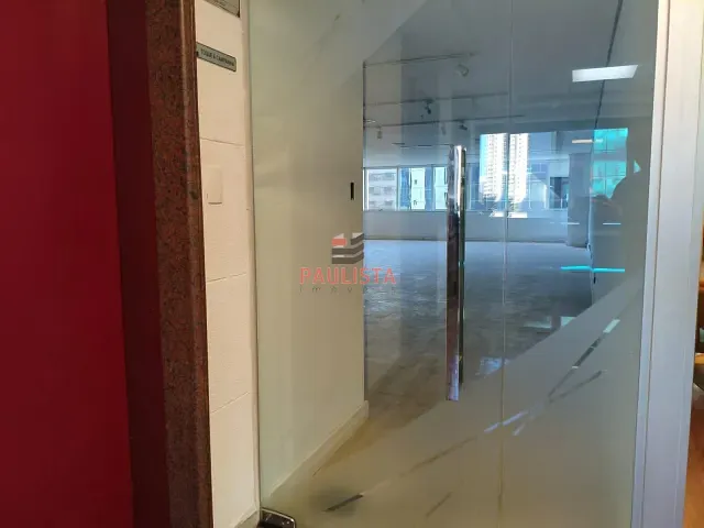 Conjunto comercial para alugar, no bairro Vila Olímpia em São Paulo