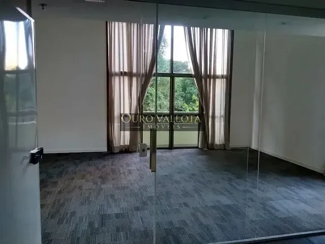 Conjunto comercial com 195m², para alugar, no bairro Itaim Bibi em São Paulo