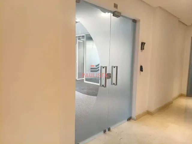 Conjunto comercial para alugar, no bairro Vila Olímpia em São Paulo