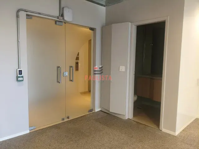 Conjunto comercial para alugar, no bairro Vila Olímpia em São Paulo