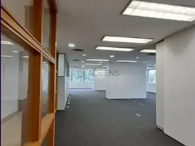 Conjunto comercial à venda ou para alugar, no bairro Bela Vista em São Paulo
