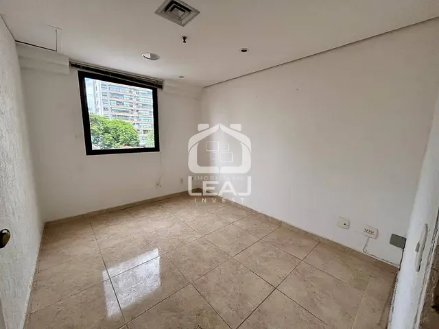Conjunto comercial com 50m², à venda ou para alugar, no bairro Vila Olímpia em São Paulo