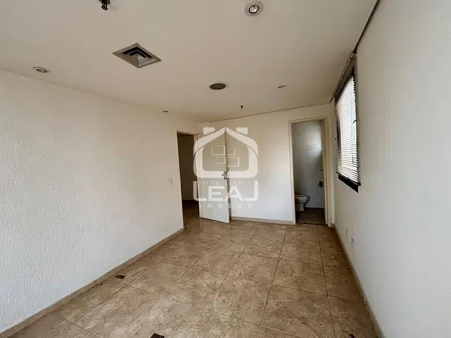 Conjunto comercial com 50m², à venda ou para alugar, no bairro Vila Olímpia em São Paulo