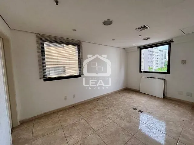 Conjunto comercial com 50m², à venda ou para alugar, no bairro Vila Olímpia em São Paulo