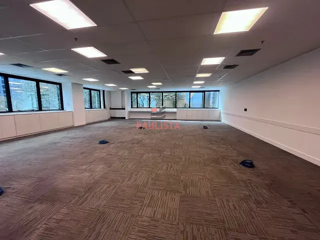 Conjunto comercial para alugar, no bairro Cerqueira César em São Paulo