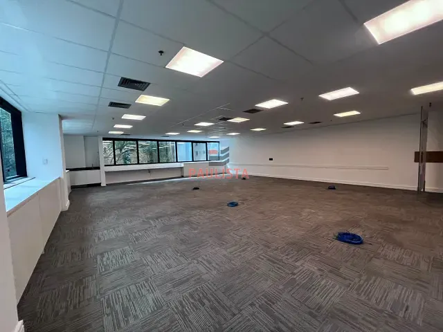 Conjunto comercial para alugar, no bairro Cerqueira César em São Paulo