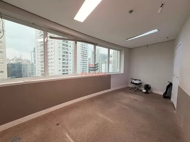 Conjunto comercial à venda, no bairro Cerqueira César em São Paulo