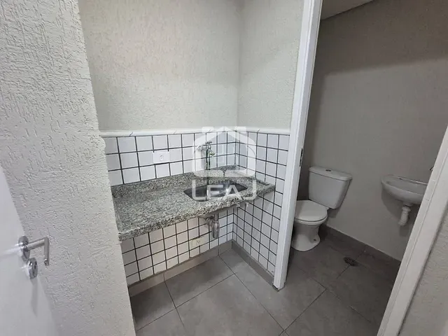 Conjunto comercial com 40m², para alugar, no bairro Brooklin Paulista em São Paulo