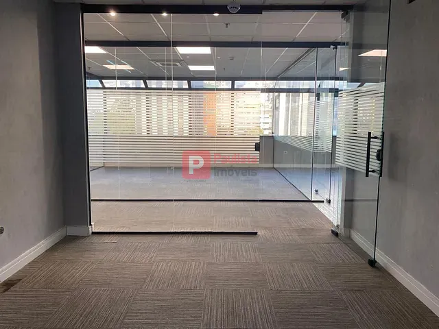 Conjunto comercial com 200m², à venda ou para alugar, no bairro Cidade Monções em São Paulo