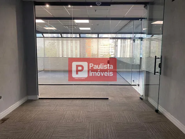 Conjunto comercial com 200m², à venda ou para alugar, no bairro Cidade Monções em São Paulo