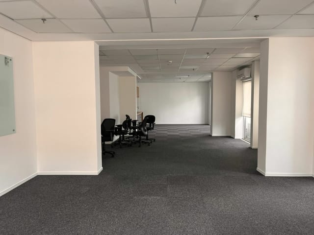 Conjunto comercial com 100m², para alugar, no bairro Vila Olímpia em São Paulo
