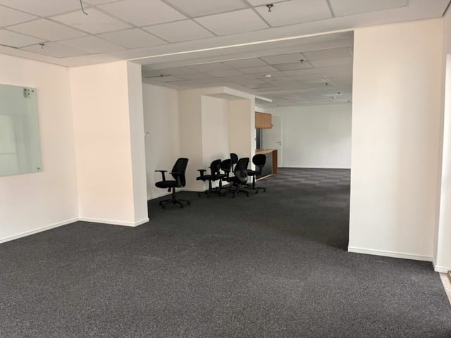 Conjunto comercial com 100m², para alugar, no bairro Vila Olímpia em São Paulo