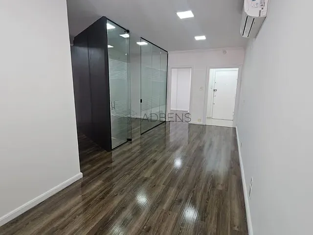 Conjunto comercial para alugar, no bairro República em São Paulo