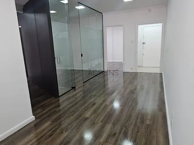 Conjunto comercial para alugar, no bairro República em São Paulo
