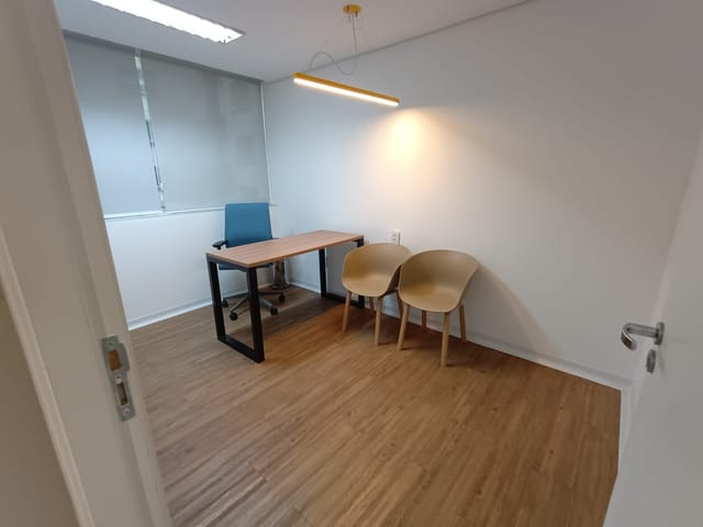 Conjunto comercial com 360m², para alugar, no bairro República em São Paulo