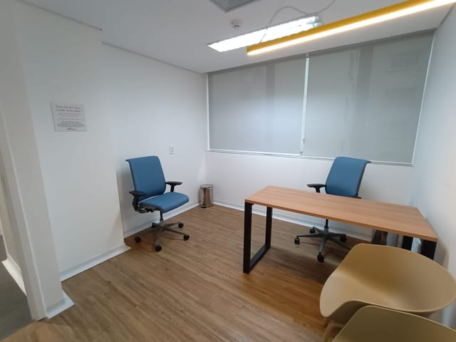 Conjunto comercial com 360m², para alugar, no bairro República em São Paulo