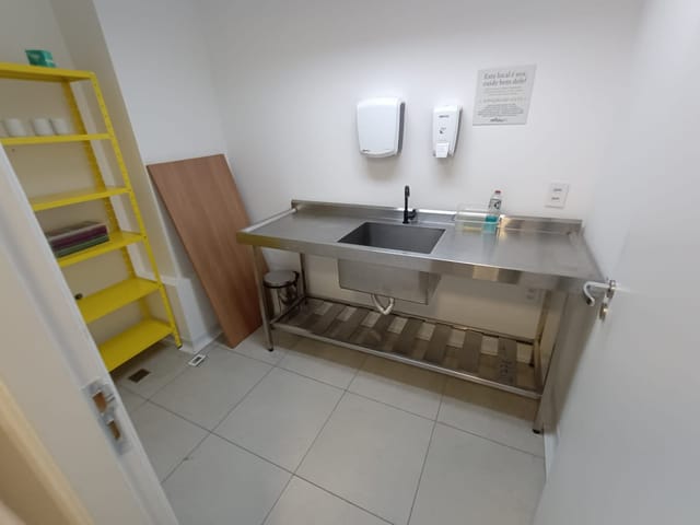 Conjunto comercial com 360m², para alugar, no bairro República em São Paulo