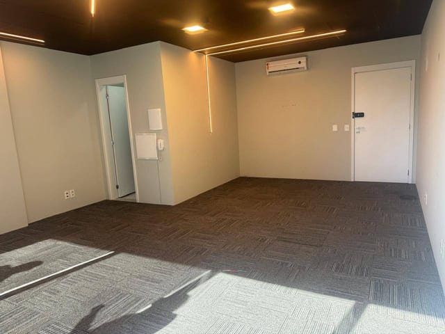 Conjunto comercial com 42m², para alugar, no bairro Jardim Paulista em São Paulo