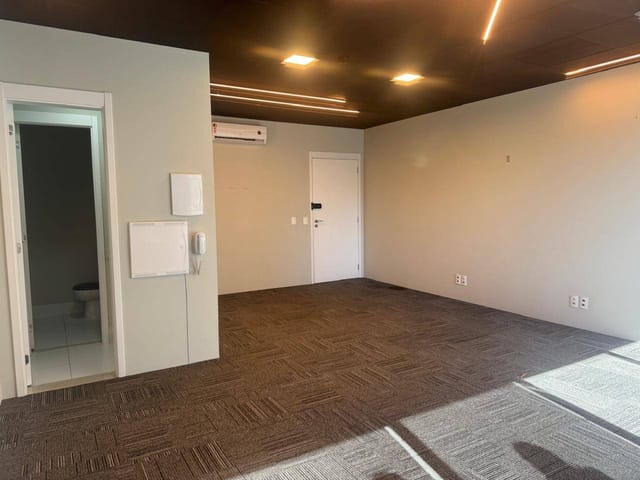 Conjunto comercial com 42m², para alugar, no bairro Jardim Paulista em São Paulo