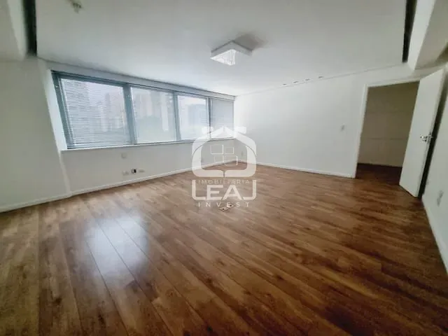 Conjunto comercial com 220m², à venda ou para alugar, no bairro Cidade Monções em São Paulo