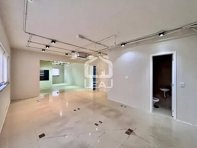 Conjunto comercial com 75m², à venda ou para alugar, no bairro Vila Olímpia em São Paulo