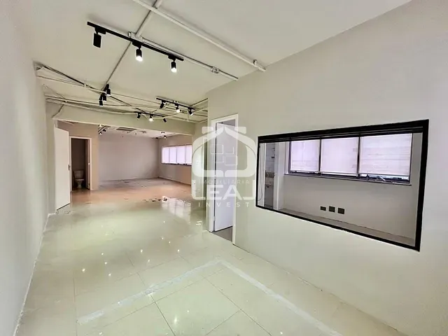 Conjunto comercial com 75m², à venda ou para alugar, no bairro Vila Olímpia em São Paulo