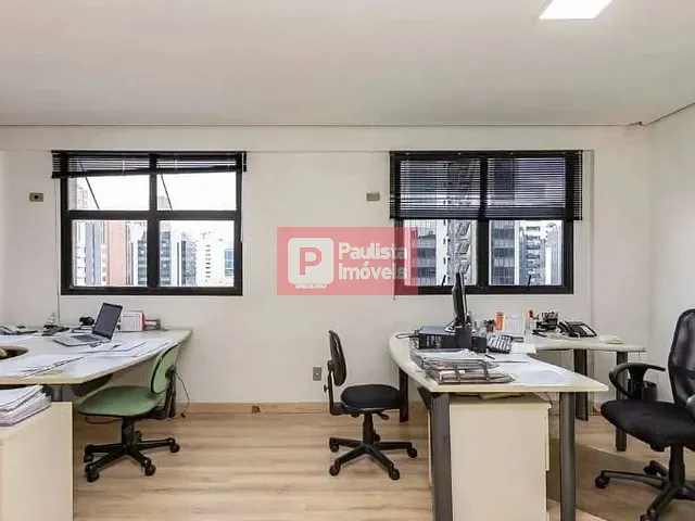 Conjunto comercial à venda, no bairro Vila Nova Conceição em São Paulo