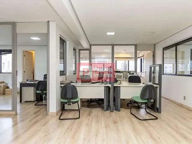 Conjunto comercial à venda, no bairro Vila Nova Conceição em São Paulo