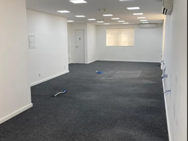 Conjunto comercial com 200m², à venda, no bairro Itaim Bibi em São Paulo