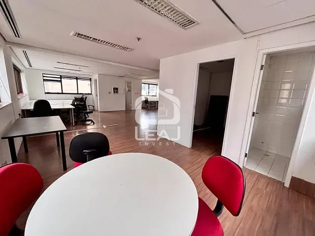 Conjunto comercial com 109m², à venda, no bairro Vila Olímpia em São Paulo