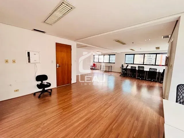 Conjunto comercial com 109m², à venda, no bairro Vila Olímpia em São Paulo